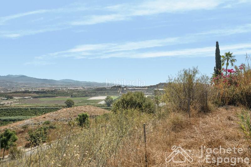 Foto 2e4f15b1-5f9f-489d-abb9-d32e1f3a545f. Terreny residencial a Almayate Bajo