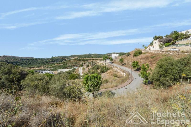 Foto bf72deb8-603a-48c7-b0ca-4dcd888c88a1. Terreny residencial a Almayate Bajo