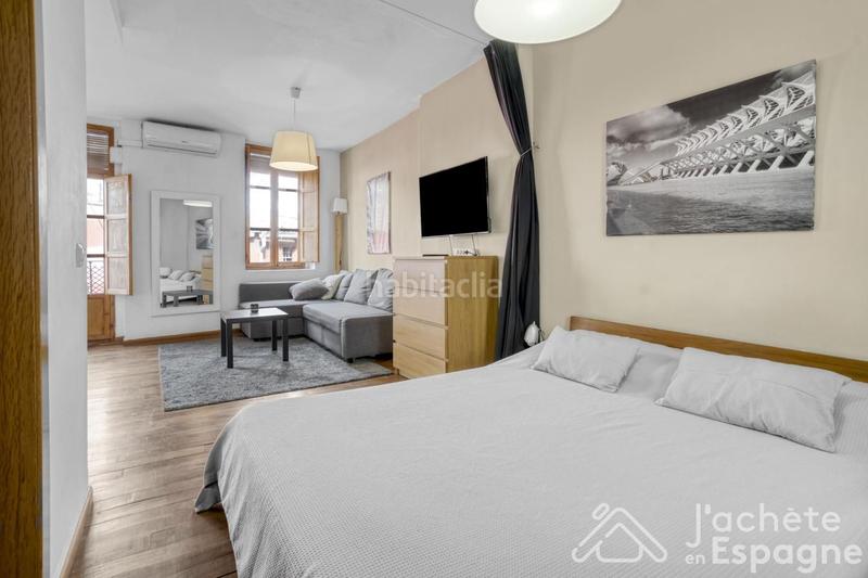 Foto 030d77bf-ef4e-490d-ac66-c9134f854d65. Estudio piso en venta en ciutat vella en El Mercat Valencia