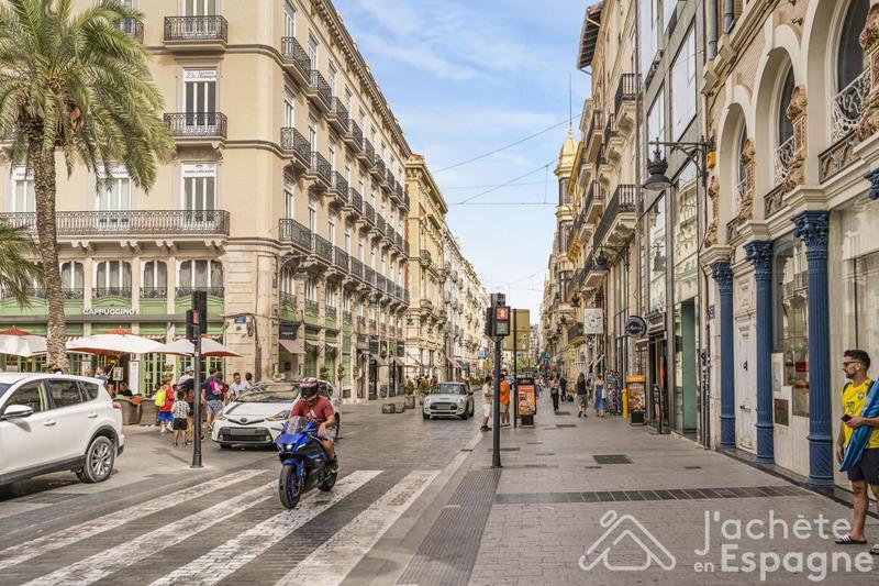 Foto 575aedcd-10ed-43dc-b94d-4898fa81bd0d. Estudio piso en venta en ciutat vella en El Mercat Valencia