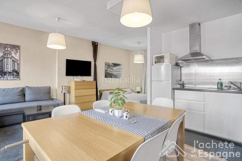 Foto 89a0839d-14cf-417a-a619-f2c6ad925735. Estudio piso en venta en ciutat vella en El Mercat Valencia