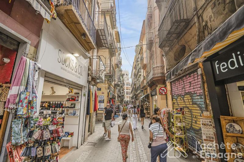 Foto 9fa7c40c-f6e1-4783-94cf-9f43f579de24. Estudio piso en venta en ciutat vella en El Mercat Valencia