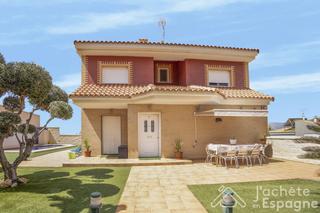 Casa  Jaén. Gran chalet independiente con privacidad