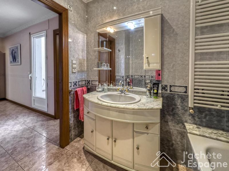 Foto e7271f43-21df-4709-bf32-bb75fac20ee1. Casa amb calefacció aparcament a Casco Urbano Vinaròs