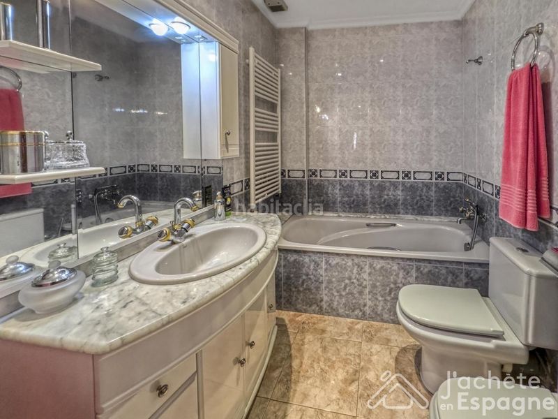 Foto ef001499-d2bb-4ea6-988a-bbd66c2f43f4. Casa amb calefacció aparcament a Casco Urbano Vinaròs