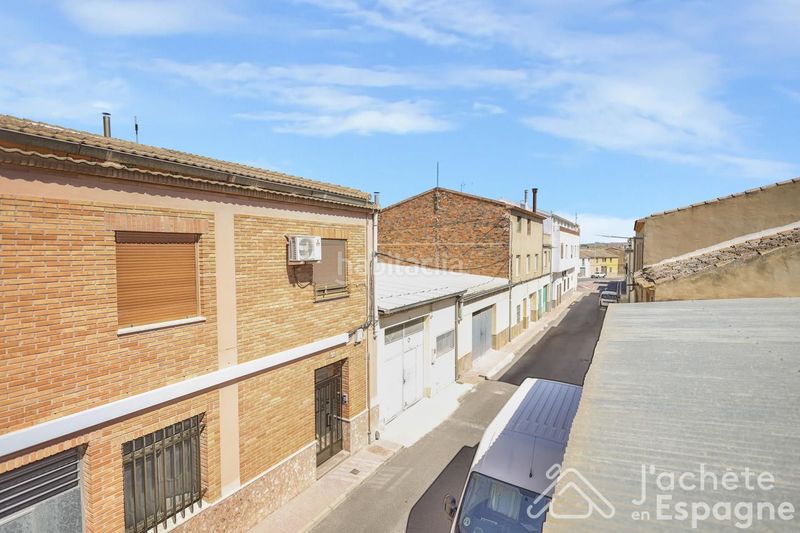 Foto 669bad3a-a199-441c-b365-f4ea091ab669. Casa adossada amb calefacció aparcament a Caudete