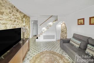 Casa  Carrer de sant isidre. Casa en venta en el casco urbano de vinaròs, terraza, totalmente