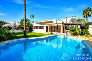 Casa  Calle triador w. Magnífica villa con piscina cerca de la playa en vinaròs
