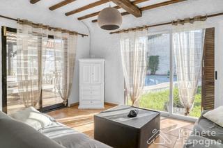 Maison  Carrer triador w. Magnífica villa con piscina cerca de la playa en vinaròs
