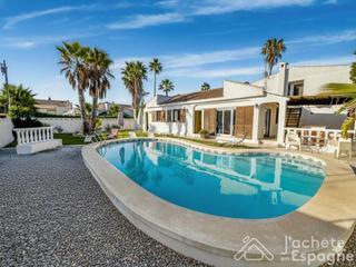 Haus  Carrer triador w. Magnífica villa con piscina cerca de la playa en vinaròs