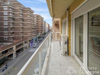 Apartament  Plaça de la constitució. Espectacular piso en el centro de vinaròs  4 dormitorios, terraz