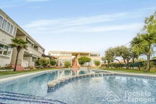 Pis  De francisco josé balada. Pequeña joya en la costa norte de vinaròs con jardin y piscina c