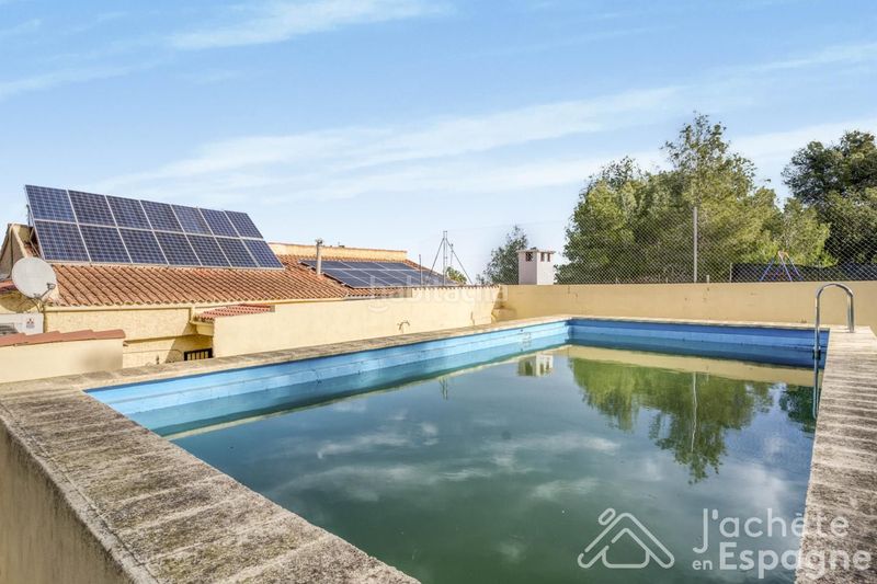 Foto ec56f7b8-0f08-45d8-98fe-3f173e75ea61. Casa amb calefacció piscina a Monserrat