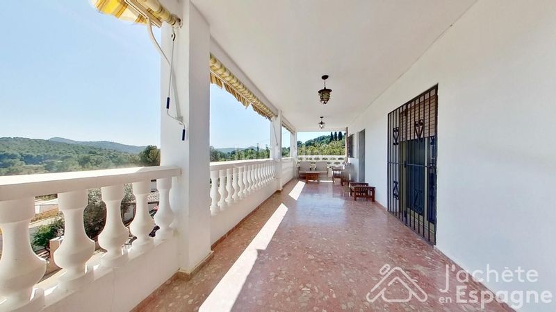 Foto 0d0f043b-e69b-4c06-9893-a11e69bc5918. Masia amb piscina a Quart de les Valls