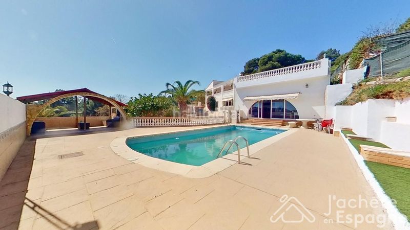 Foto bd674867-46d6-4d10-808b-541c7dc49d75. Masia amb piscina a Quart de les Valls