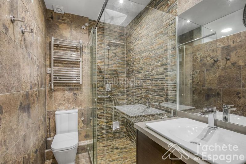 Foto c047d5ba-2cda-40f4-b99b-08293156c09a. Apartament a Vila de Gràcia Barcelona