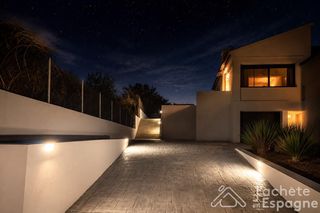Maison à Urbanitzacions i Pedanies Sud. Villa contemporánea de lujo
