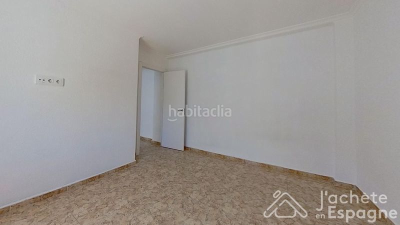 Foto a2277e16-17f6-4c8e-a3ac-7eb32a891e29. Pis a Oliva pueblo Oliva