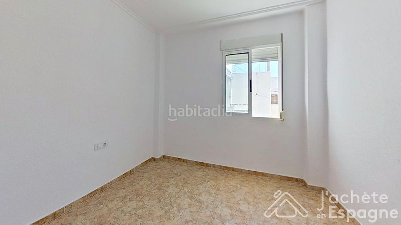 Foto a2b62506-0402-403c-91d6-9706ee40b1b8. Pis a Oliva pueblo Oliva