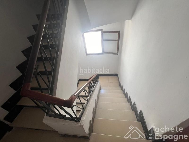 Foto f105e448-d2ae-44c0-85eb-e17598832214. Pis a Oliva pueblo Oliva
