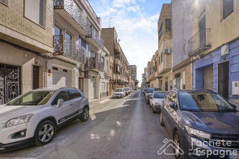 Foto d0deae2a-44c1-450e-816e-584e5aeb456f. Casa amb aparcament a Massamagrell