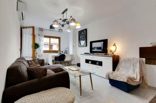 Etagenwohnung  Germans pinzón. Luminoso apartamento amueblado con terraza