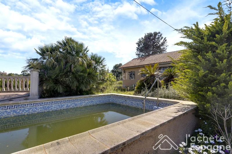 Foto a0550a3b-dc8a-43f2-8b03-268eaf55572a. Casa amb aparcament piscina a Monserrat