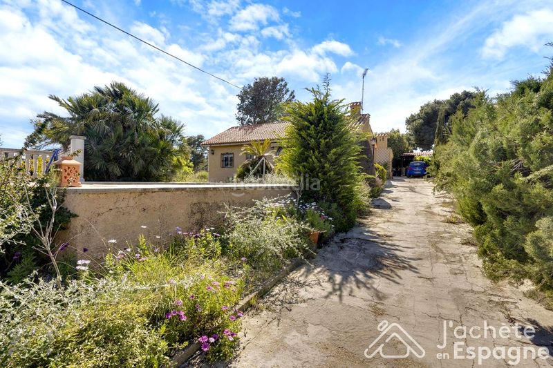 Foto ad8df40d-c625-4b3a-ae16-3479546701db. Casa amb aparcament piscina a Monserrat