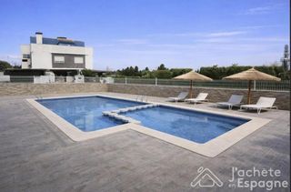Maison jumelée  Camí de l'om blanc. Bonita casa  a poco metros de la playa