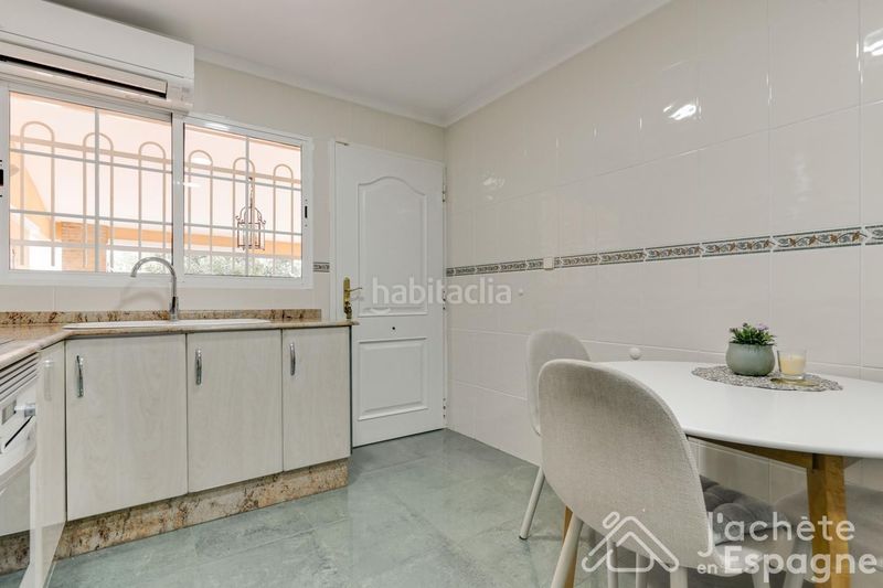 Foto 578e6283-84c8-4d35-9eba-5b33d1a7890f. Casa amb aparcament piscina a La Cañada Paterna