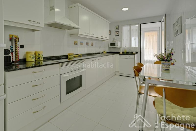 Foto 558abe98-8d31-4acc-8eac-dc07b72d8fc0. Casa adossada amb aparcament a Papa Luna - Platja del Gurugú Benicarló