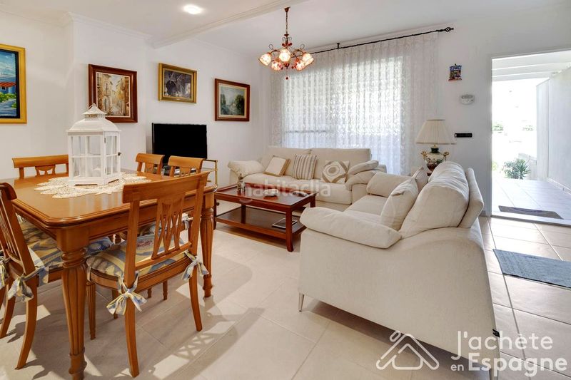 Foto 7f33a1cc-da21-4131-b13a-42574b68b0ae. Casa adossada amb aparcament a Papa Luna - Platja del Gurugú Benicarló