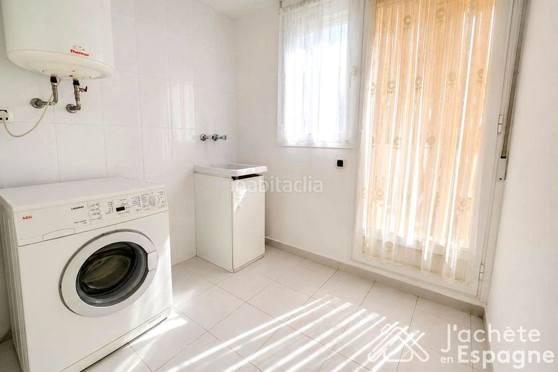 Foto adf9f80f-92a8-4990-a26c-86cba40e5ebf. Casa adossada amb aparcament a Papa Luna - Platja del Gurugú Benicarló