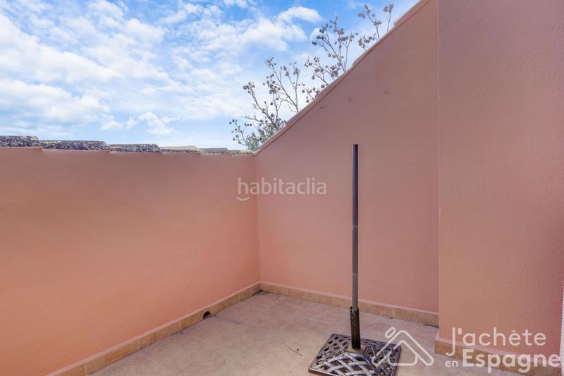 Foto 01f0d627-435b-43b9-92c2-7f0034cd4012. Casa aparellada amb calefacció aparcament piscina a Paterna