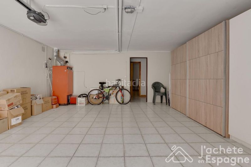 Foto 1e891f5e-e9f6-457f-a78d-3aaa3e8d43b0. Casa aparellada amb calefacció aparcament piscina a Paterna