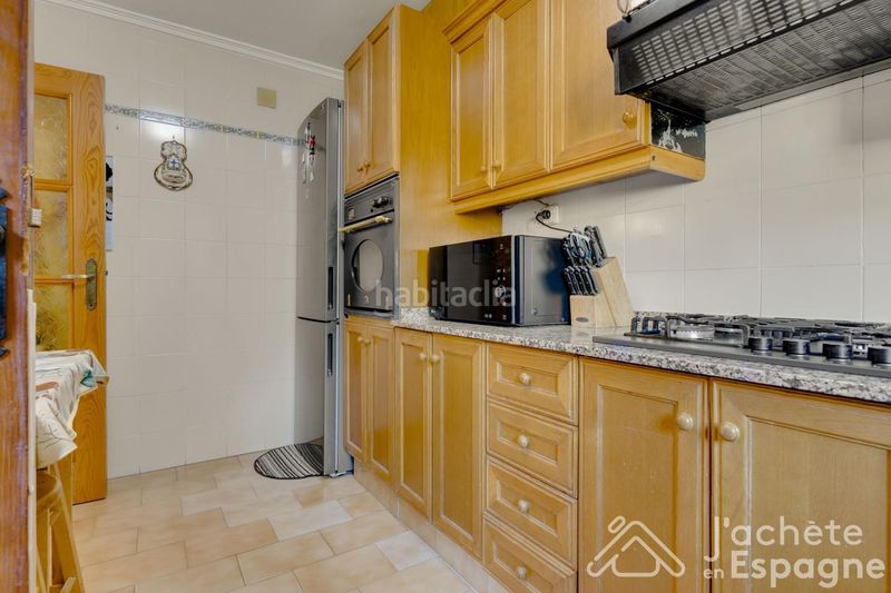 Foto 2dee0428-ef60-4060-9088-a755bc441e2f. Casa aparellada amb calefacció aparcament piscina a Paterna