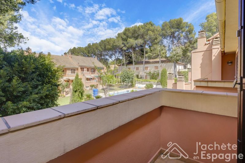 Foto 3b323d88-4e81-4f94-a10e-8f59d82f9cab. Casa aparellada amb calefacció aparcament piscina a Paterna