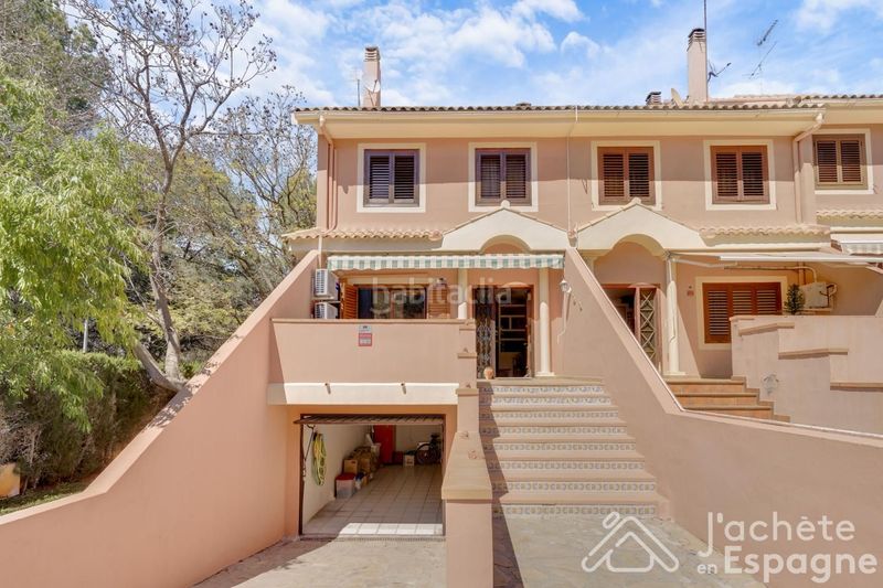 Foto 45a380c1-bc81-4699-9f55-ee5e3b8c1d1c. Casa aparellada amb calefacció aparcament piscina a Paterna