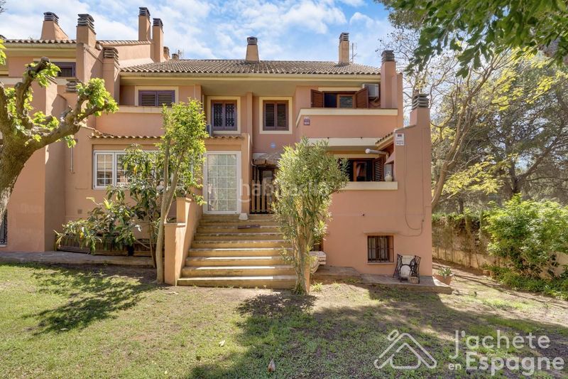 Foto 53d02181-186e-4584-a236-12907942223b. Casa aparellada amb calefacció aparcament piscina a Paterna