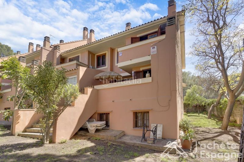 Foto 5500cfc8-a7f5-4091-b573-0c8d4d6ee3c5. Casa aparellada amb calefacció aparcament piscina a Paterna