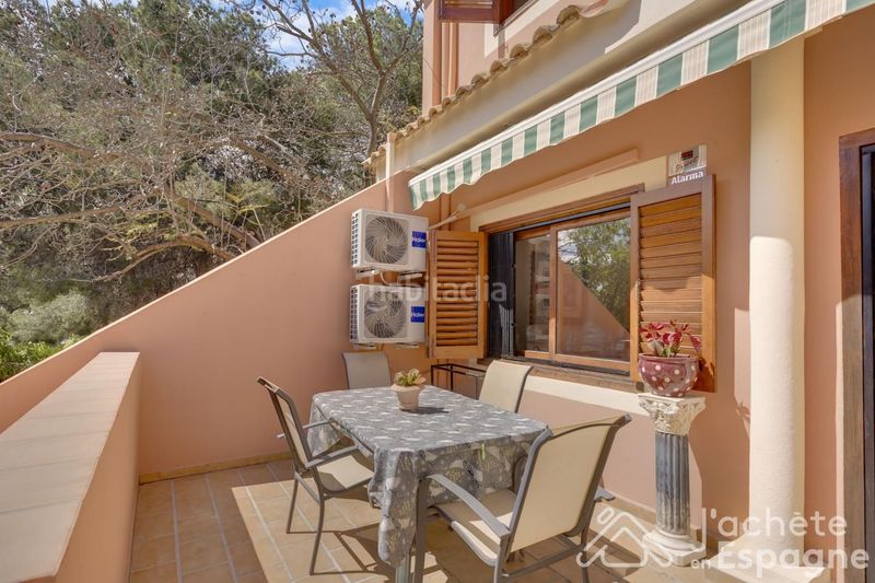 Foto 647c4a91-c80a-4592-9a9f-5379d2f72d98. Casa aparellada amb calefacció aparcament piscina a Paterna