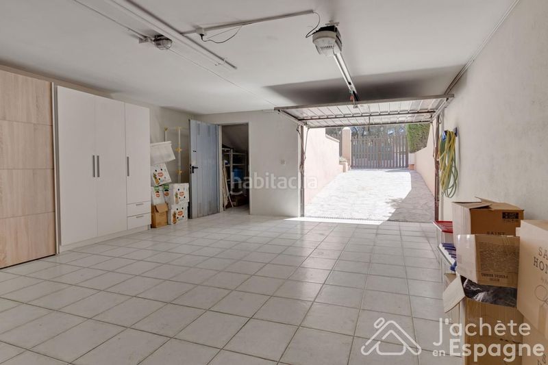 Foto 7a74828a-e913-46c5-a7c1-40b781fc78c6. Casa aparellada amb calefacció aparcament piscina a Paterna