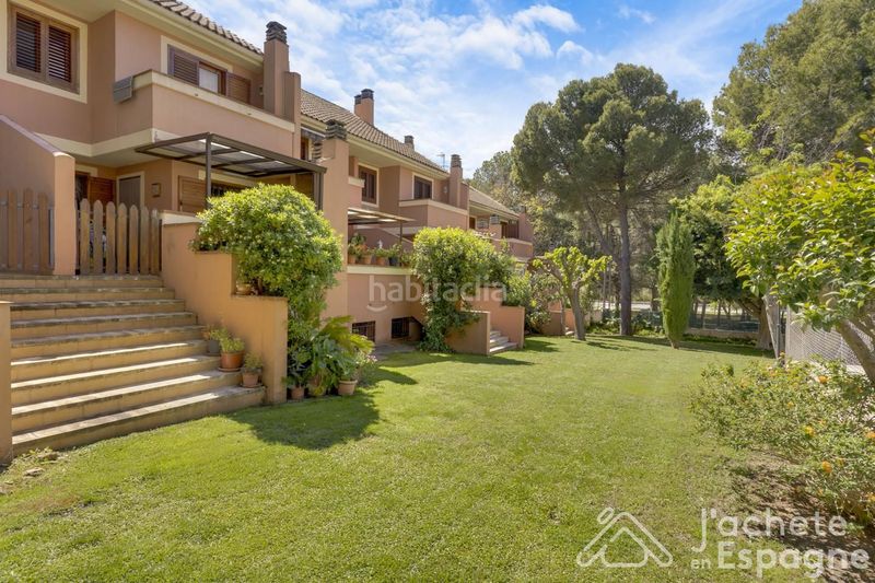 Foto 9a620b8e-63fc-4f83-834f-253831d8e710. Casa aparellada amb calefacció aparcament piscina a Paterna