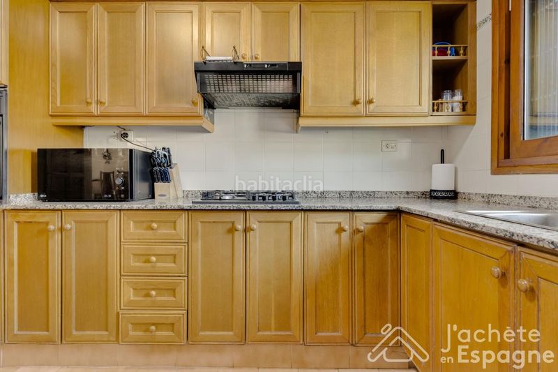 Foto afb11596-b609-47ff-97ea-585667d21566. Casa aparellada amb calefacció aparcament piscina a Paterna