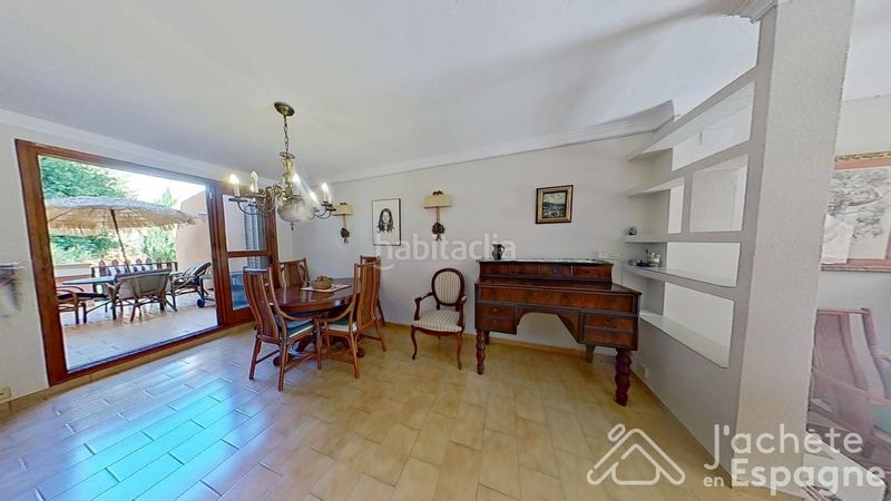 Foto b5f6f599-4a16-4af7-aa8f-3c2188b500e2. Casa aparellada amb calefacció aparcament piscina a Paterna