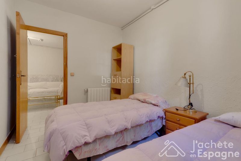 Foto fb2b89cd-f25f-48f9-97d0-ed59d5421497. Casa aparellada amb calefacció aparcament piscina a Paterna