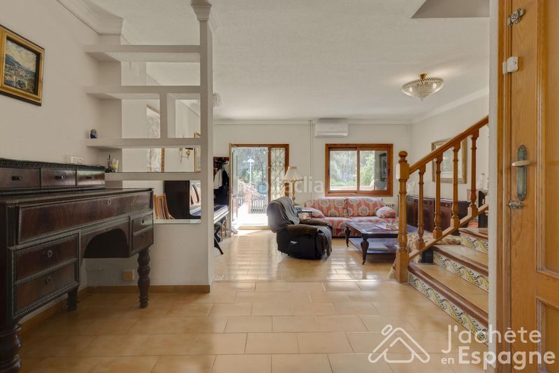 Foto d732b174-03e6-4617-a862-c2d242dc9364. Casa aparellada amb calefacció aparcament piscina a Paterna