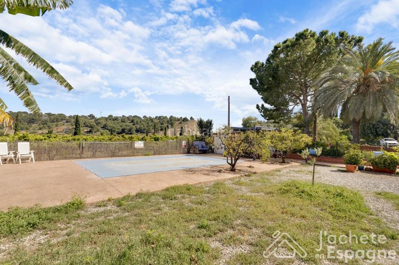 Foto b4d0efcf-39c9-4d48-8a16-fb43519ced95. Casa amb aparcament piscina a Centro-El Castillo Sagunt