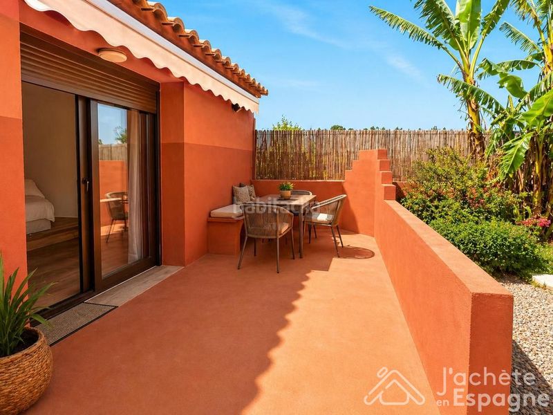 Foto ce987766-7ee8-405a-8c52-2c35136c7b47. Casa amb aparcament piscina a Centro-El Castillo Sagunt