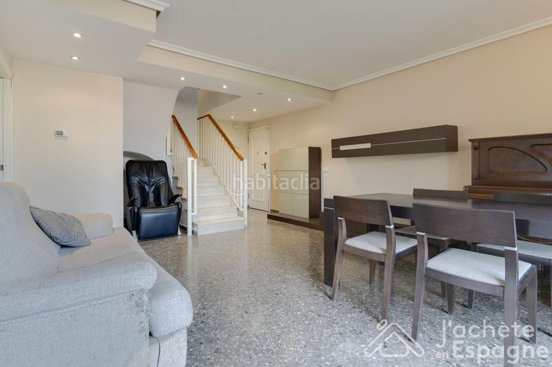 Foto 5f73620a-e8a3-43ed-aa28-919fd93f8c6e. Duplex con riscaldamento parcheggio in La Creu del Grau Valencia